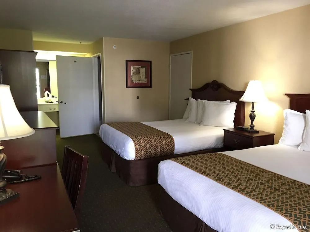 Anaheim Camelot Inn & Suites Szálloda